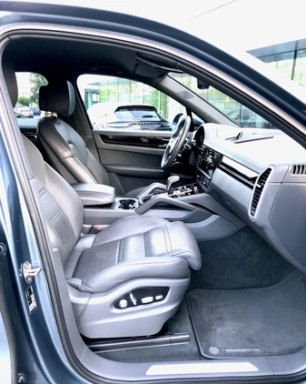 Porsche Cayenne cena 350000 przebieg: 110000, rok produkcji 2018 z Warszawa małe 92